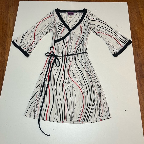 DAMZELS MIDI DRESS LONG SLEEVES V NECK TIE WAIST STRIPED DRESS IN SIZE SMALL - Picture 5 of 8